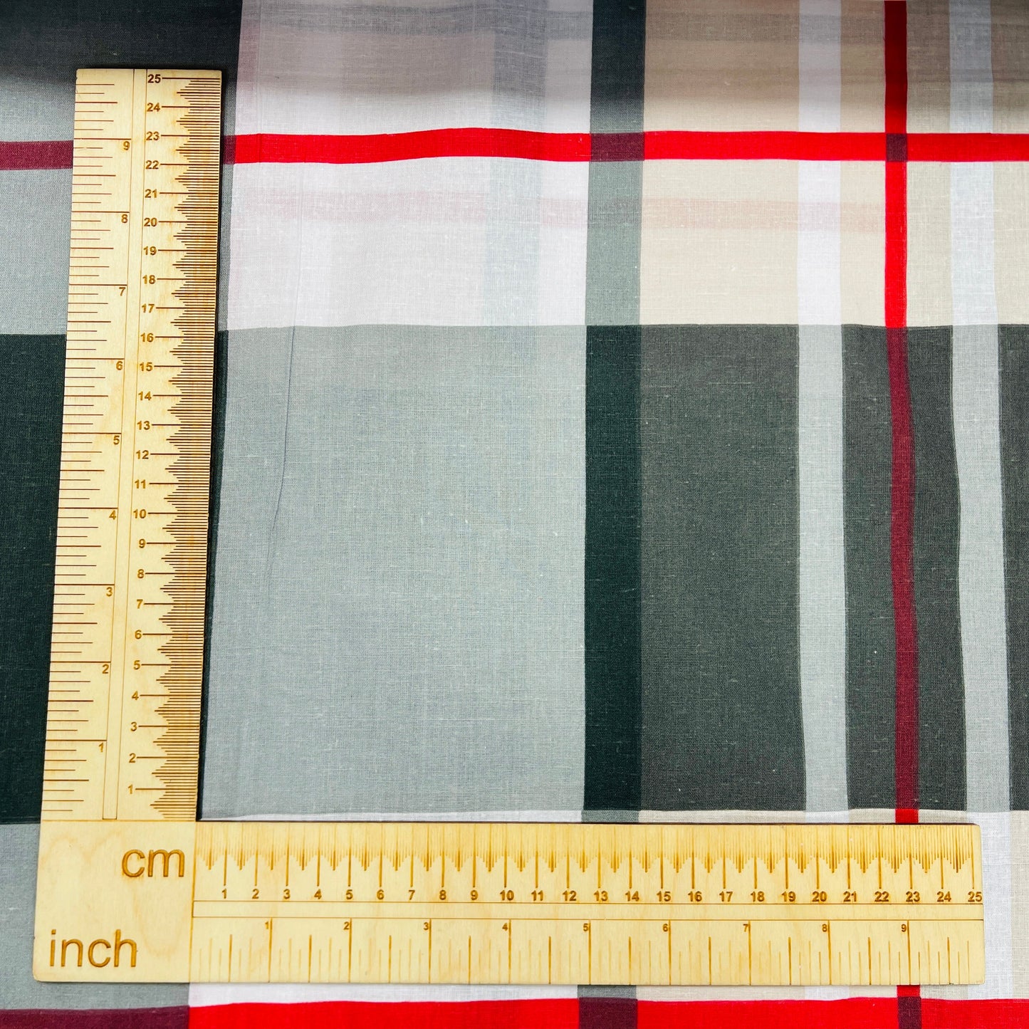 100 % tissu en coton - à carreaux gris et rouges 125 g/m