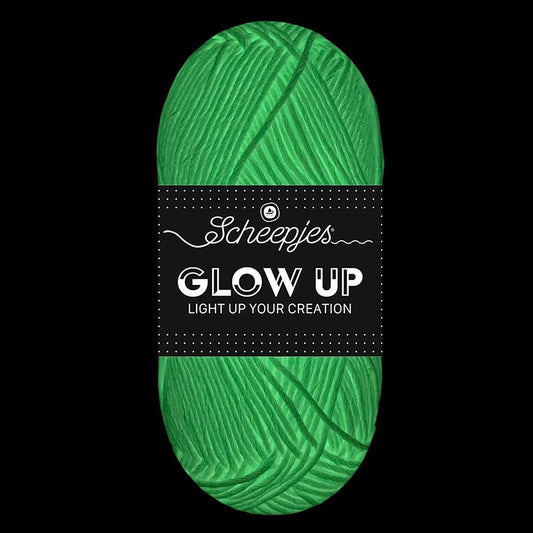Image de fil Scheepjes Glow Up phosphorescent - 50 g / 105 m – disponible en ligne chez Šarlotes audumi