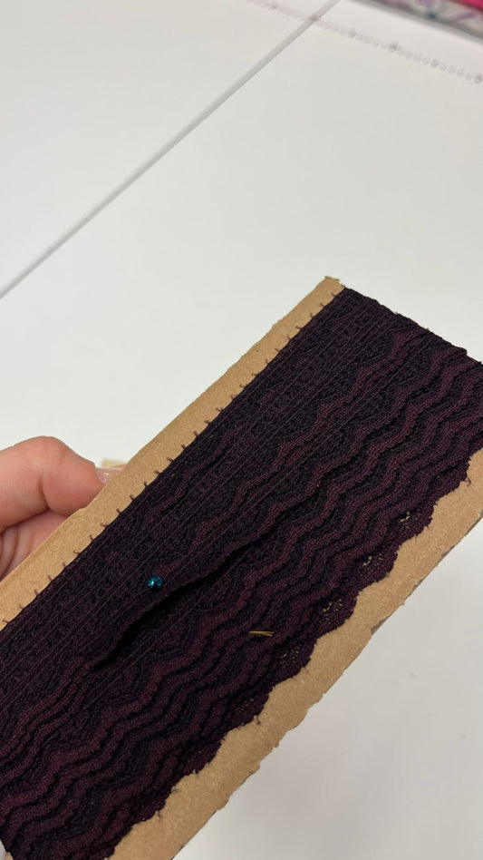 Mežģīne 1,4 cm-tumši tumši sarkana