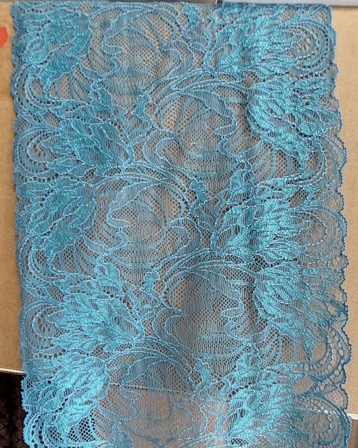 Bild mit elastischer Spitze 16 cm-Himmelblau – online erhältlich bei Šarlotes audumi