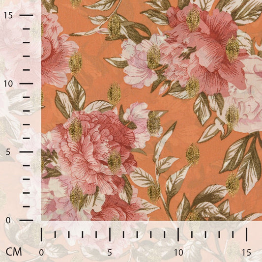 Robe en tissu avec accents dorés et fleurs – disponible en ligne chez Šarlotes audumi