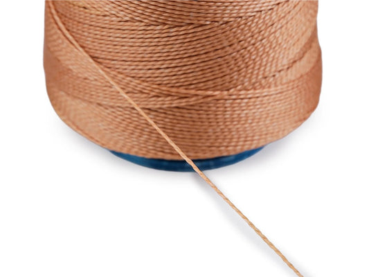 Image avec fil pour cordonnier Ø0.8 mm (340 m) – très résistant pour la couture et les réparations – disponible chez Šarlotes audumi