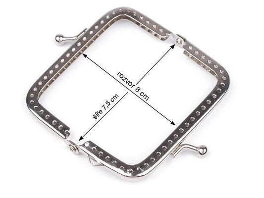 Image du cadre pour porte-monnaie en métal à coudre 7,5 × 8 cm – disponible chez Šarlotes audumi