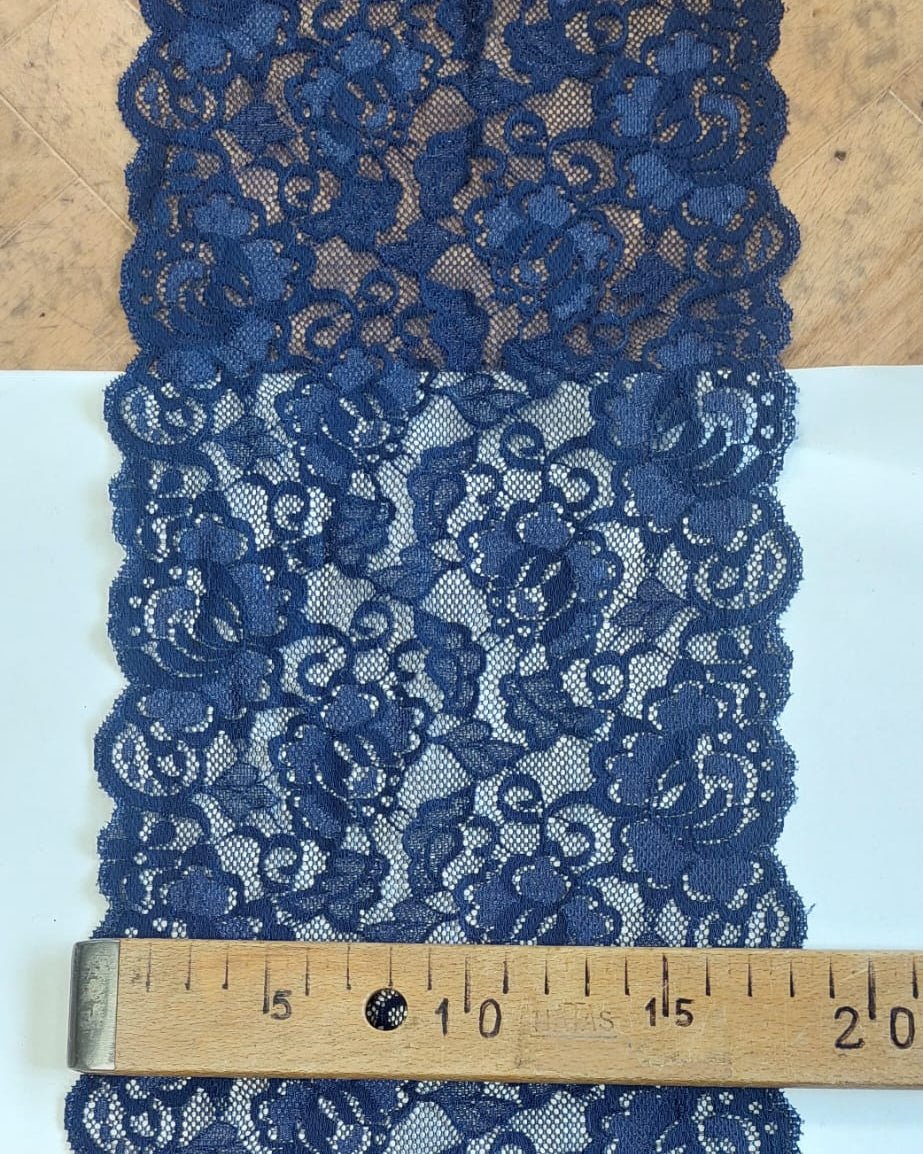 Bild mit Spitze 17 cm-navy blue – online erhältlich bei Šarlotes audumi