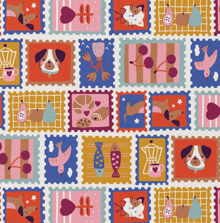Image du tissu Premium 100 % coton - timbres rétro – disponible en ligne chez Tissus Charlotte
