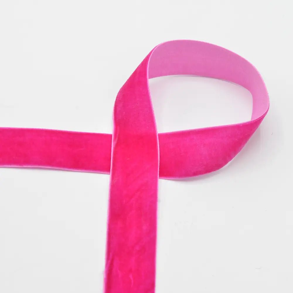 Image avec ruban en velours 25 mm - fuchsia - disponible chez Šarlotes audumi