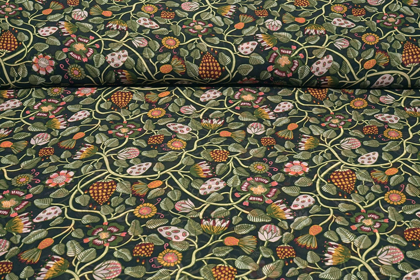 Image de chiffon à fleurs avec fils verts | 150 cm | 65 g/m² – disponible chez Šarlotes audumi