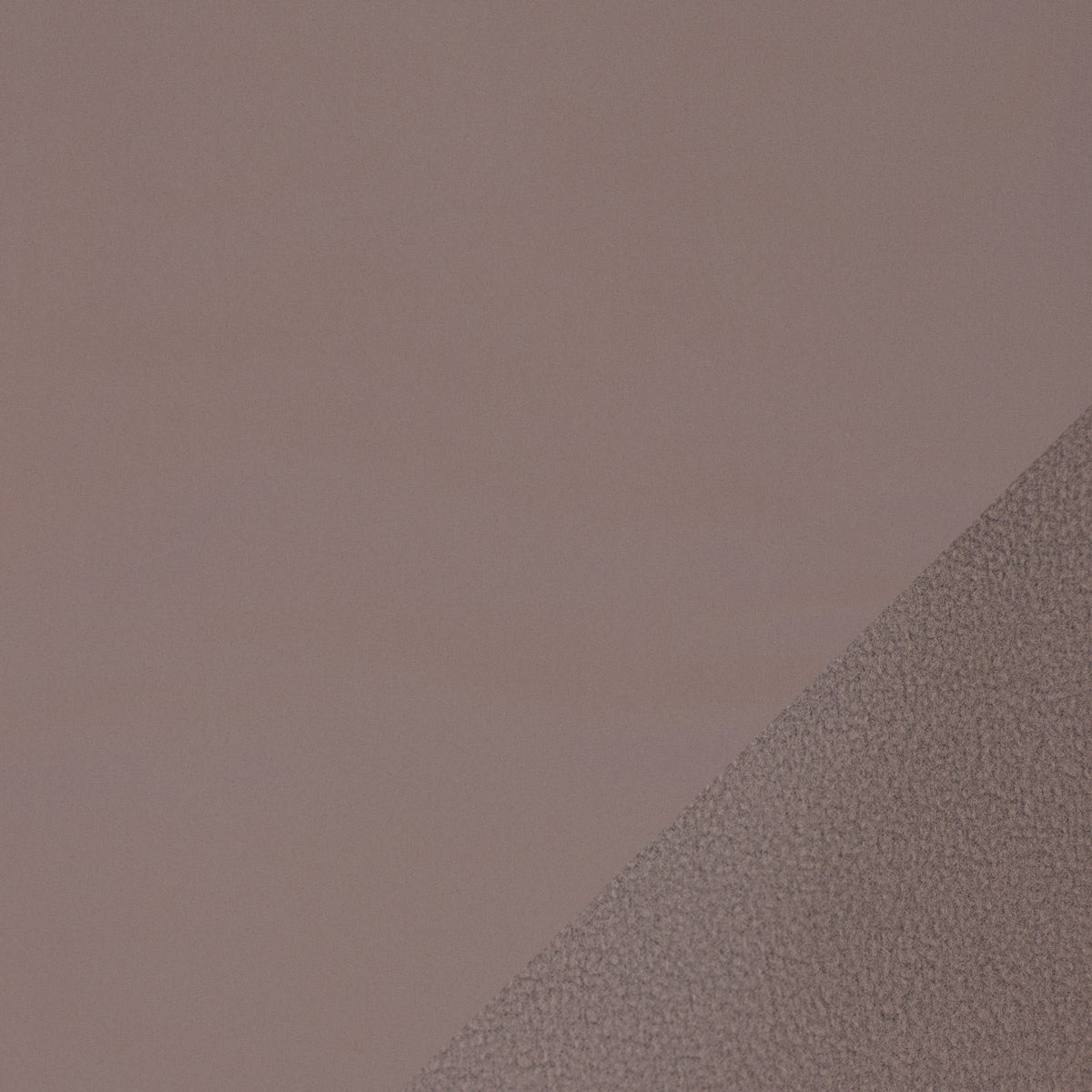 Image du tissu Softshell imperméable gris rosé – disponible en ligne chez Šarlotes audumi