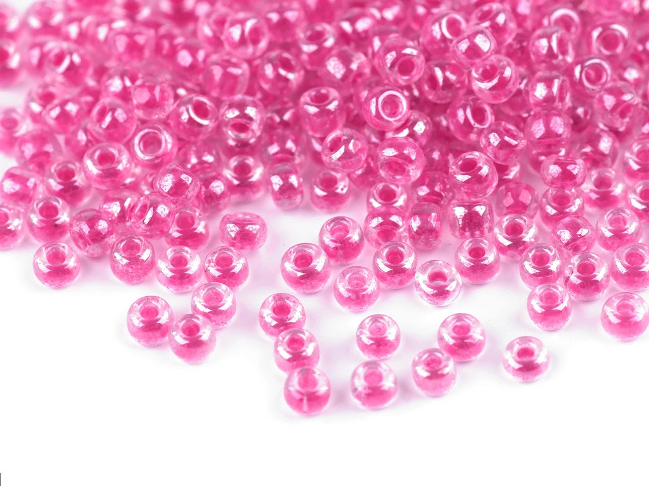 Image avec perles de rocaille en verre 8/0 | 3 mm 50 g | couleurs variées – disponible chez Šarlotes audumi