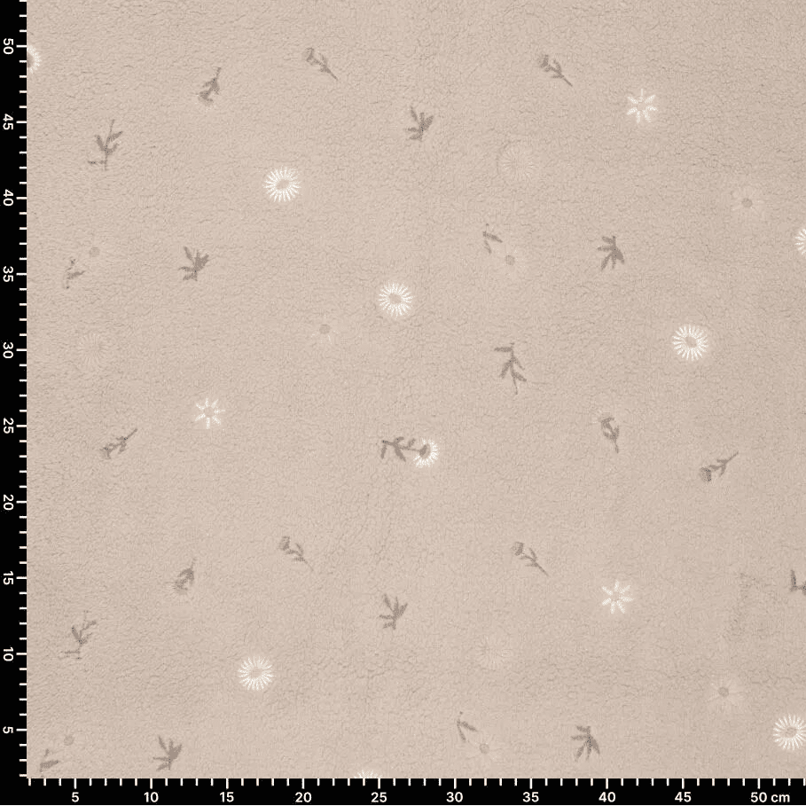Image avec fleurs Teddy en polaire sur fond beige – disponible en ligne chez Šarlotes audumi
