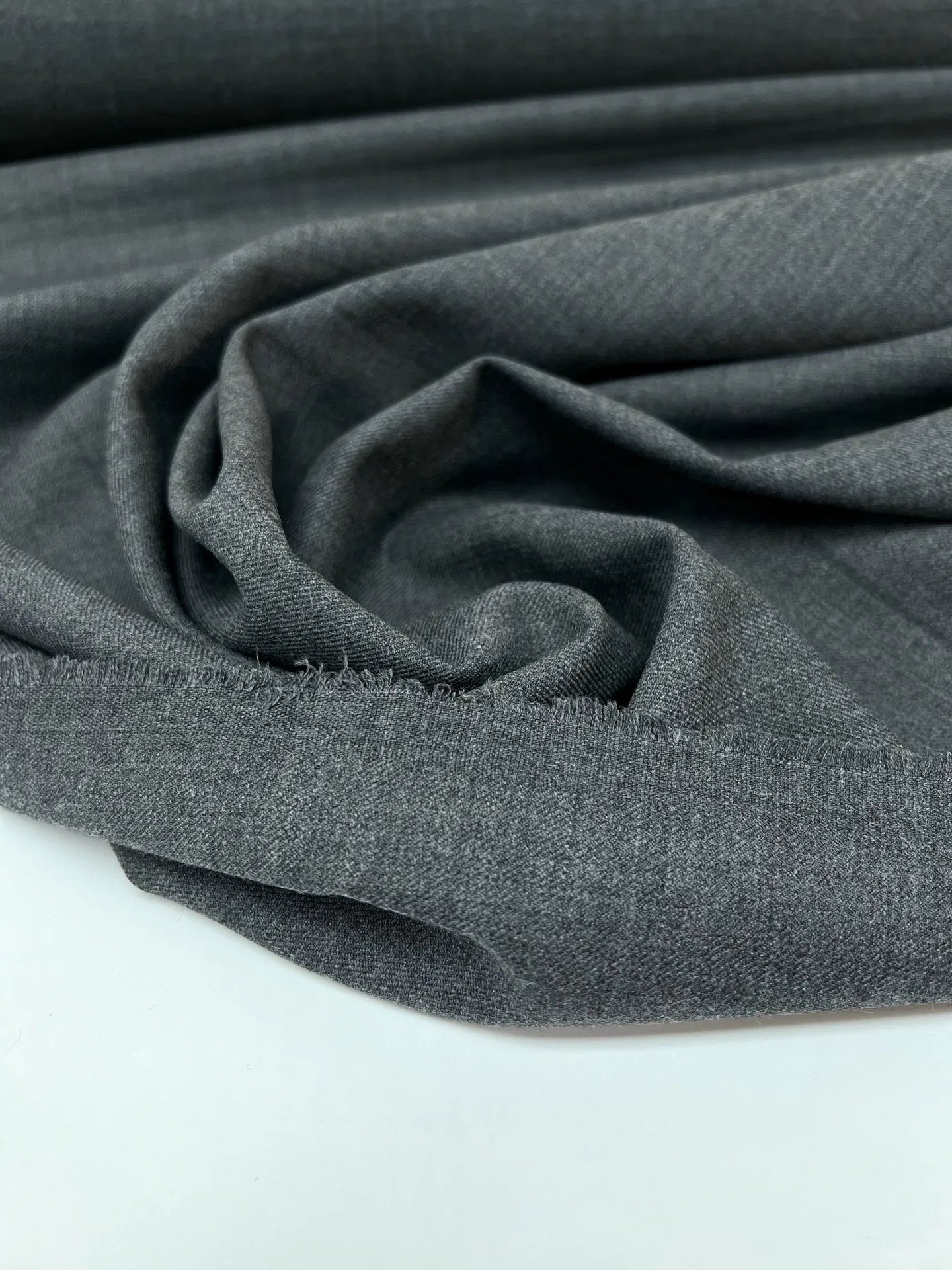 Tissu en laine avec élasthanne - noir 200 g/m²