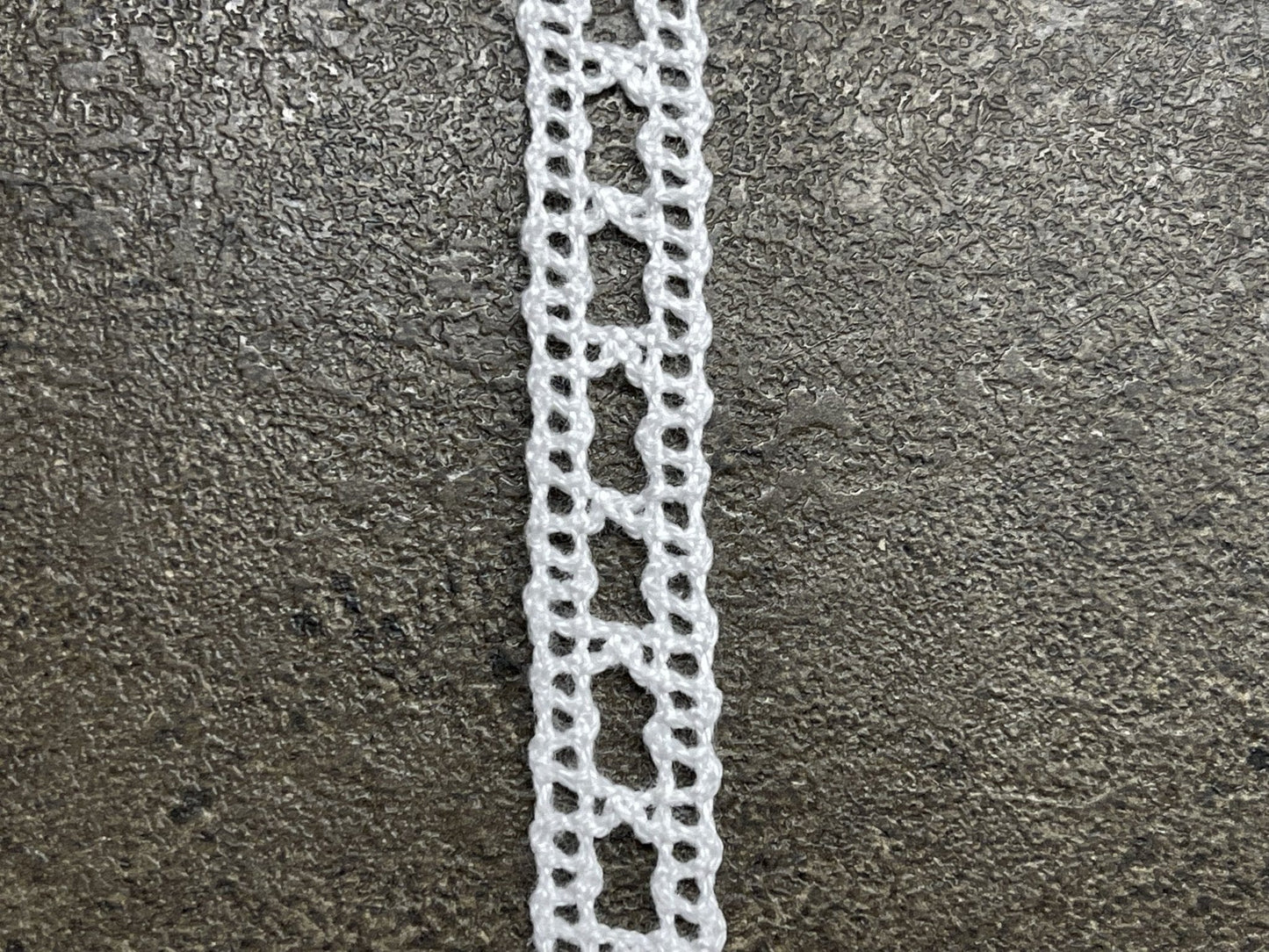 100% Cotton lace-1 cm white