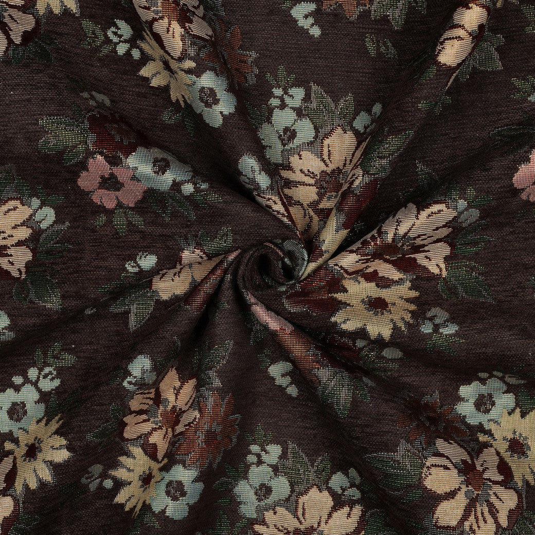 Fleurs en tapisserie aux accents dorés sur fond brun