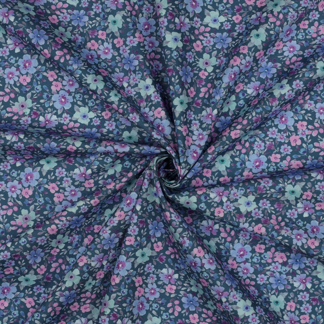 Tissu premium 100 % coton - petites fleurs sur fond pétrole 110 g/m²