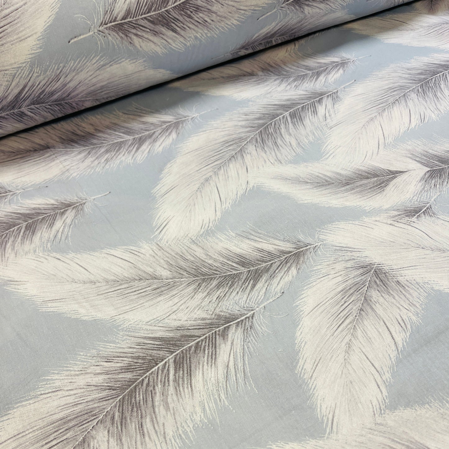 Image avec tissu 100 % coton - duvet 220 cm 146 g/m² – disponible chez Šarlotes audumi