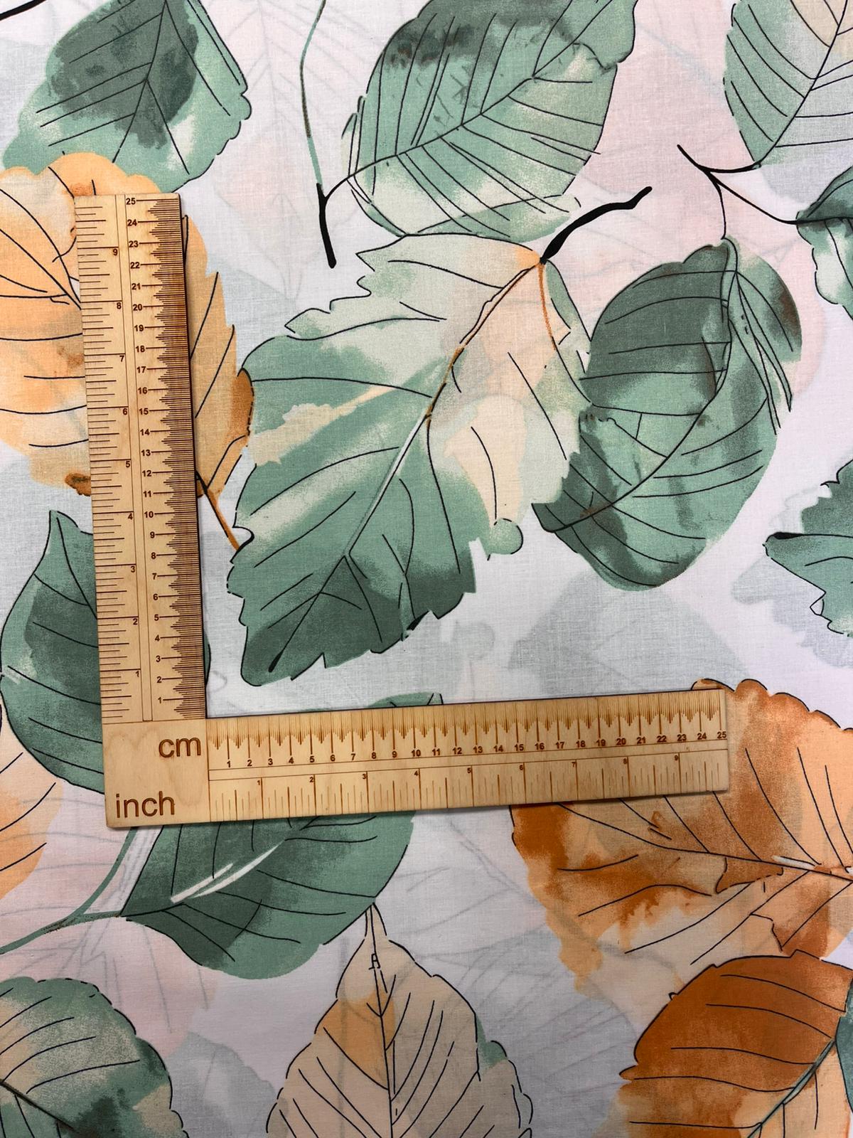 Image avec tissu 100 % coton - feuilles 125 g/m² – disponible chez Šarlotes audumi