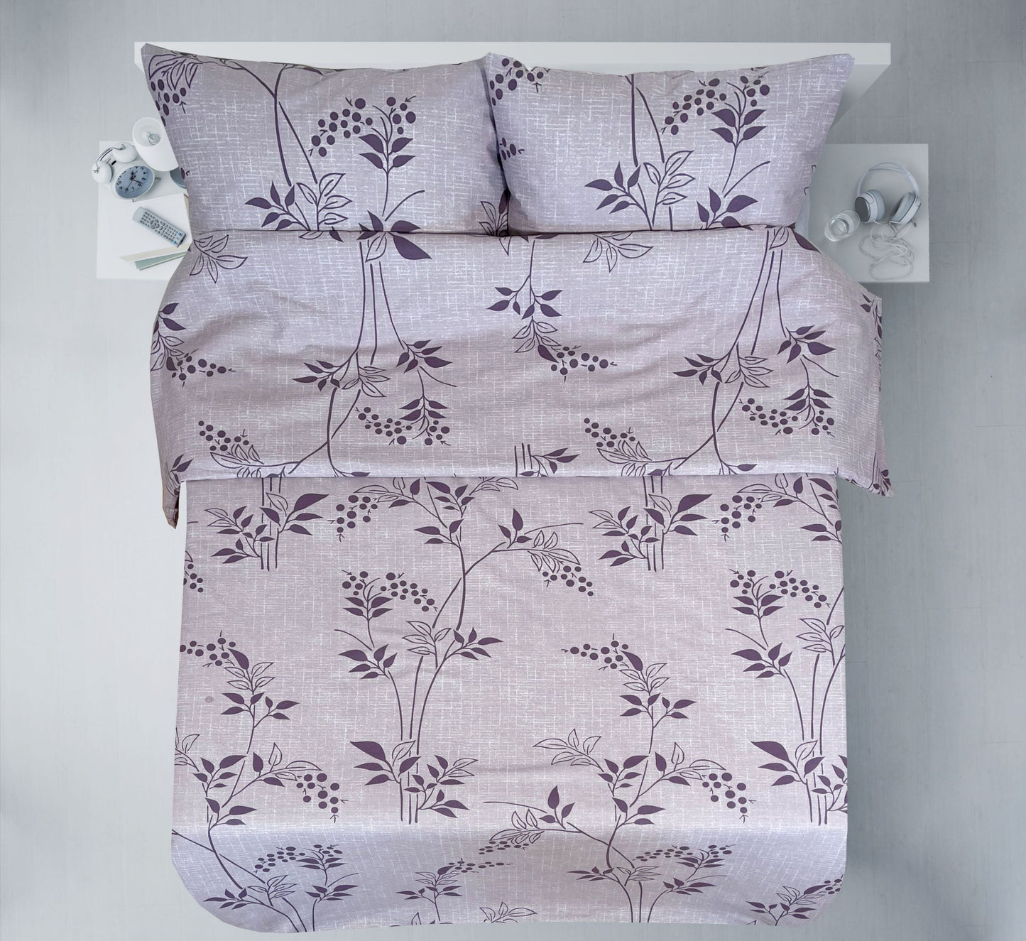Tissu 100% coton - motif feuilles lilas 220cm 146 g/m²