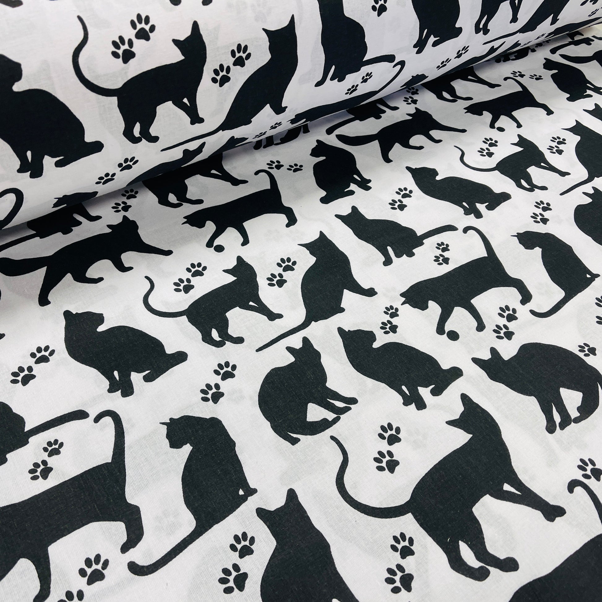 100% coton - chats noirs sur fond blanc 125 g/m²