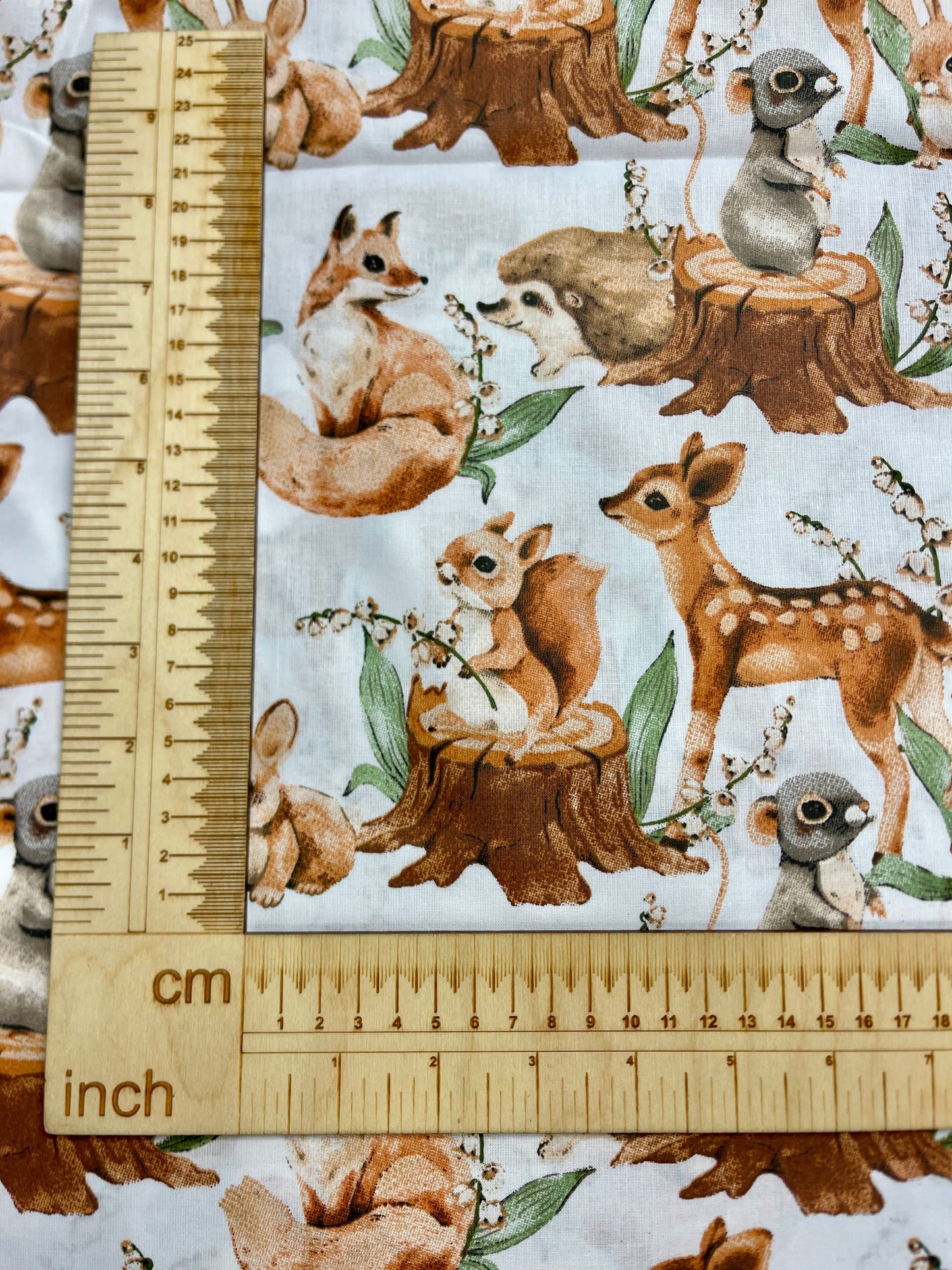 100% Cotton fabric - forest animals in brown tones 125 g/m²