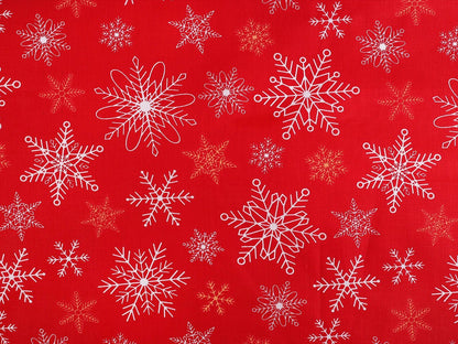 txt
Image avec tissu 100 % coton à flocons sur fond rouge – disponible en ligne chez Šarlotes audumi