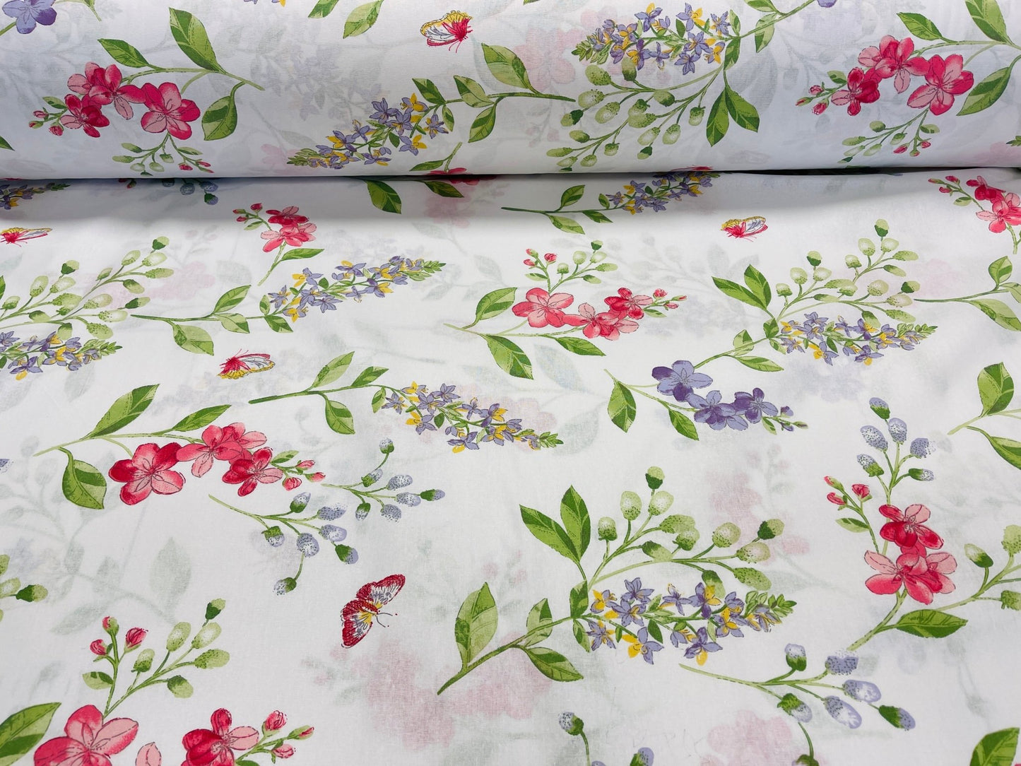 Tissu 100 % coton - fleurs printanières 220cm 125 g/m²