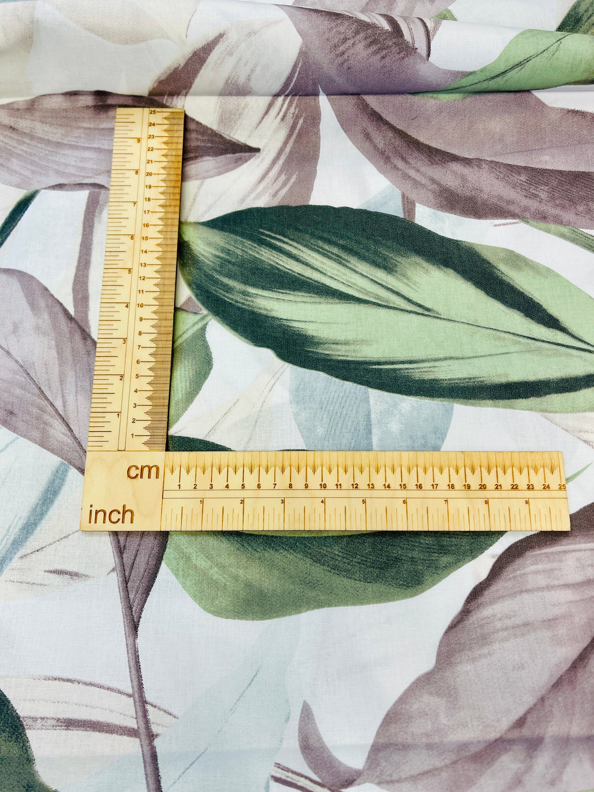 100 % coton - feuilles grises et vertes 125 g/m²