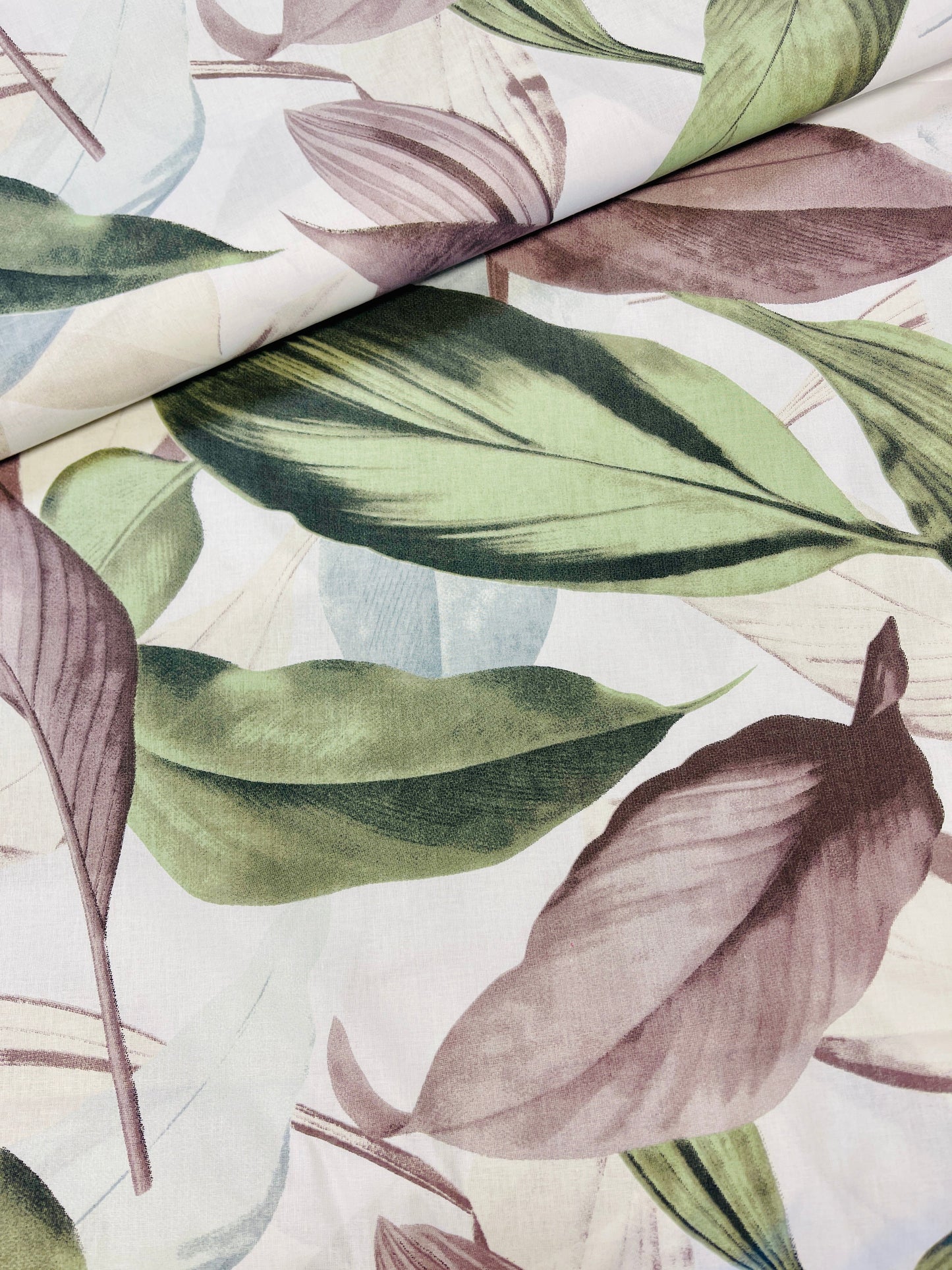 100 % tissu en coton - feuilles grises et vertes 125 g/m²