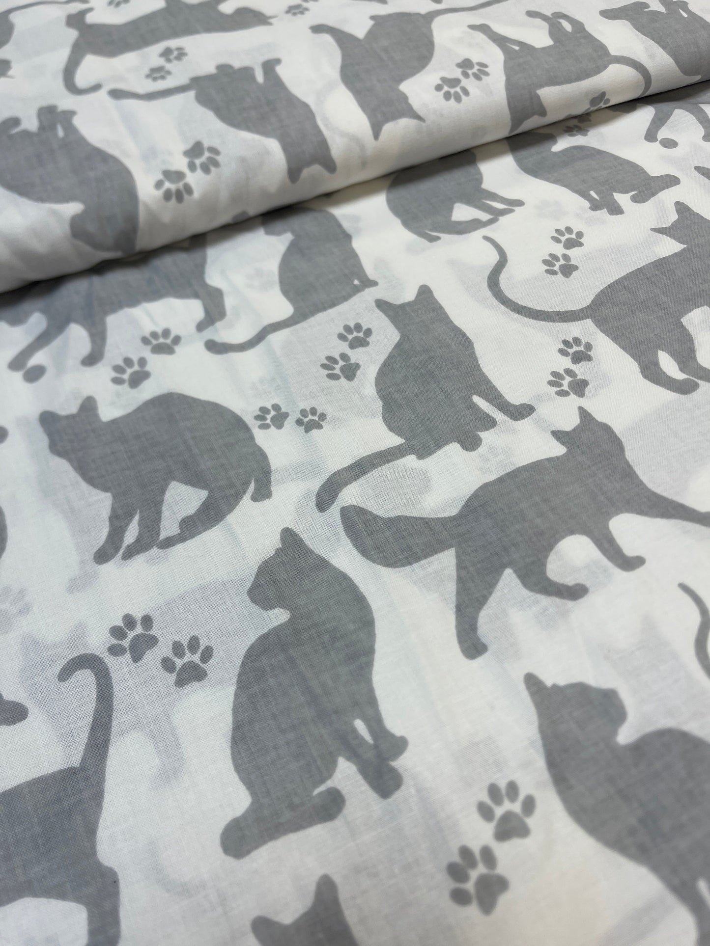 Tissu 100 % coton - chats gris 125 g/m²