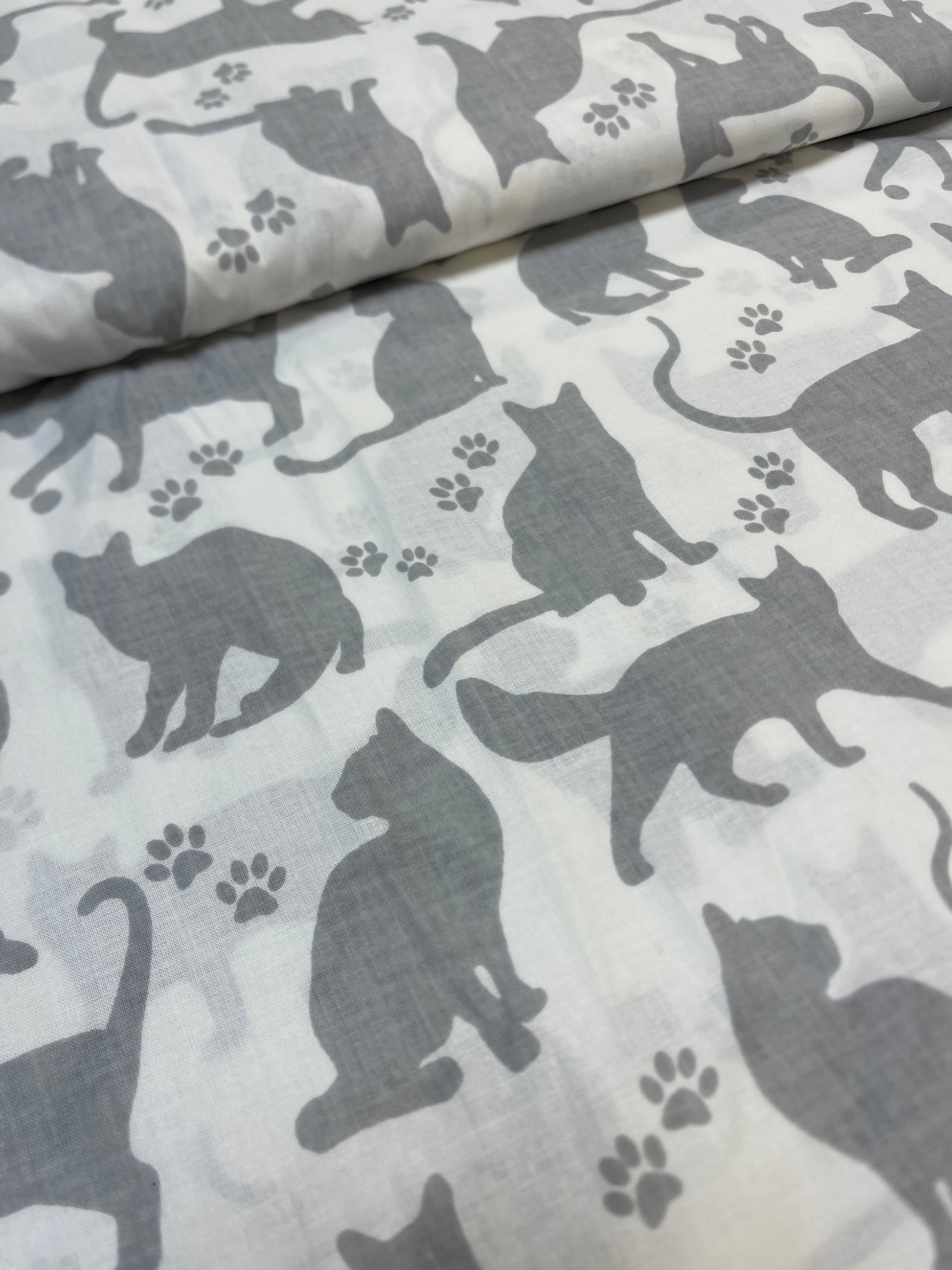Tissu 100 % coton - chats gris 125 g/m²