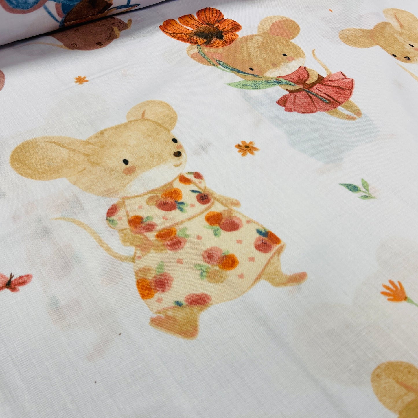 100% Cotton Fabric - Mice 125 g/m²