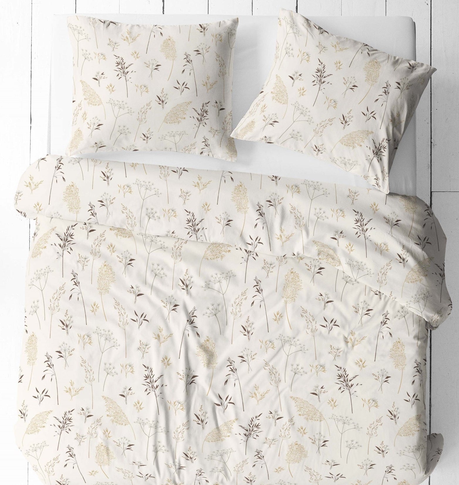 Image en tissu 100 % coton – herbes des prés sur fond beige, 125 g/m – disponible chez Šarlotes audumi