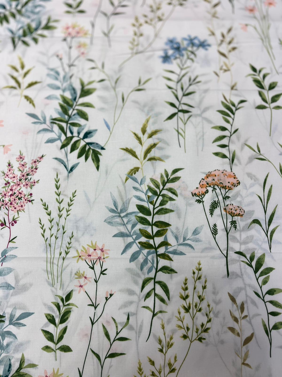 Image avec tissu 100 % coton - plantes de prairie 125 g/m² – disponible chez Šarlotes audumi