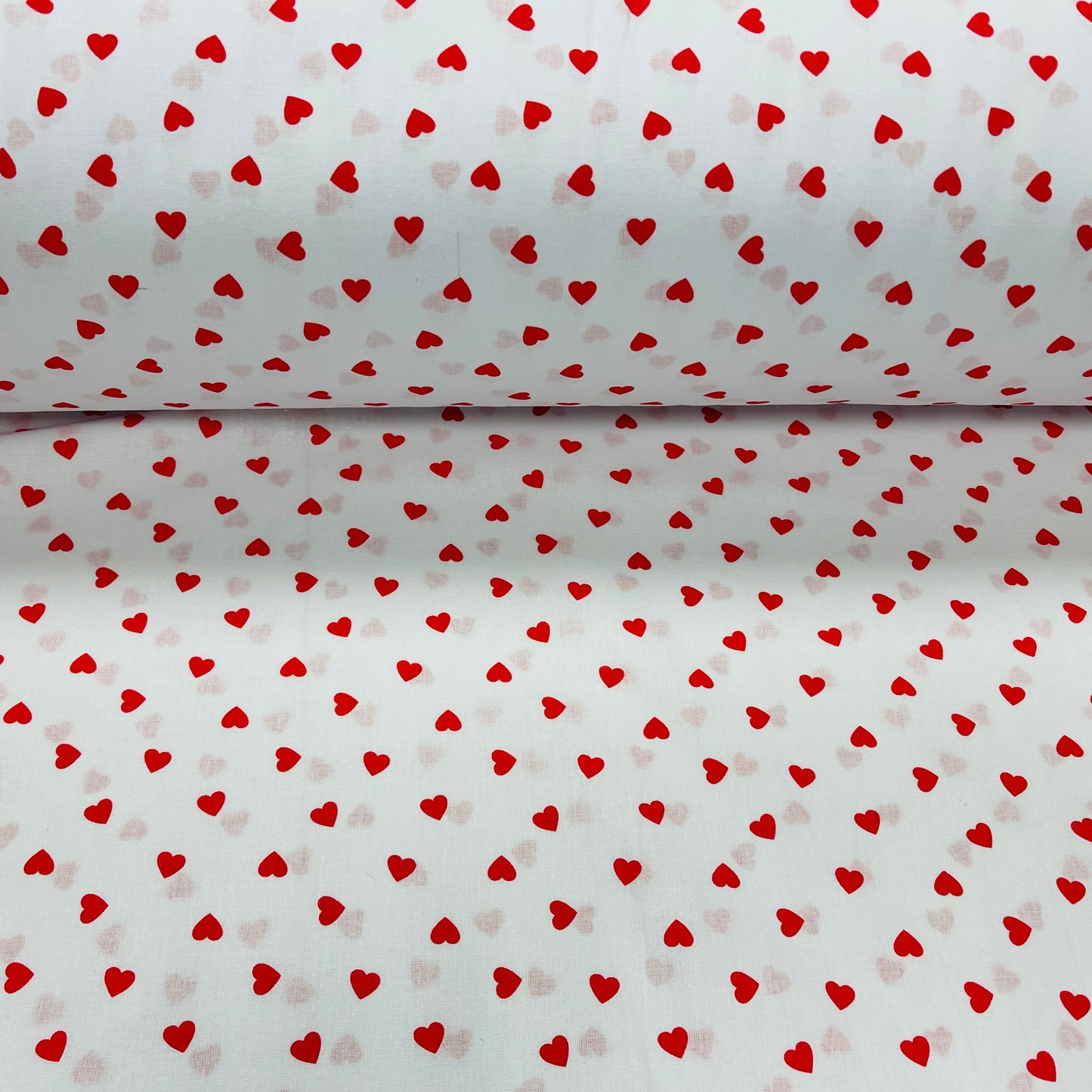 alt
100% Cotton fabric - hearts on a white background 125 g/m