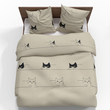 Bild eines 100% Baumwollstoffs in Beige mit Katzenmotiven, 220 cm – online erhältlich bei Šarlotes audumi