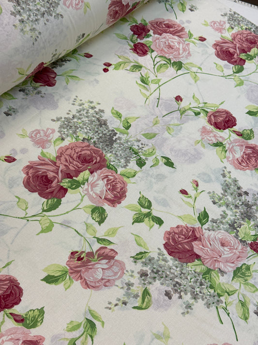 Bild aus 100 % Baumwollstoff – beige mit rosa Rosenmustern, 220 cm – online erhältlich bei Šarlotes audumi