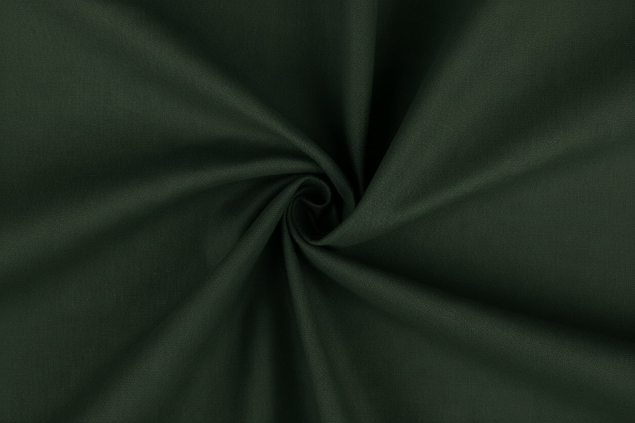 Image de tissu 100 % coton - vert bouteille (bottle green) 125 g/m² – disponible chez Šarlotes audumi