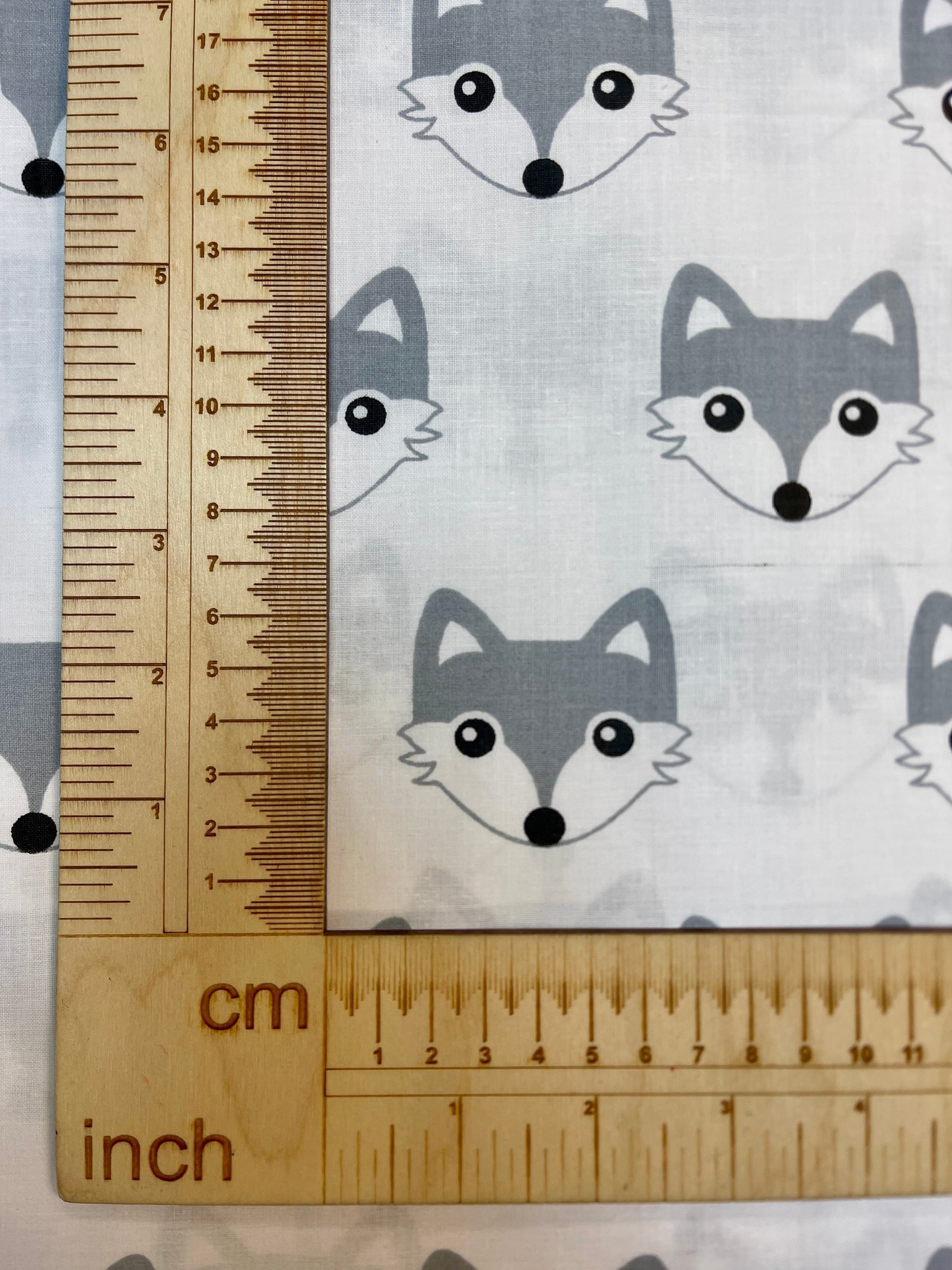 alt
Image with 100% cotton fabric - wolves 125 g/m² – available at Šarlote fabrics