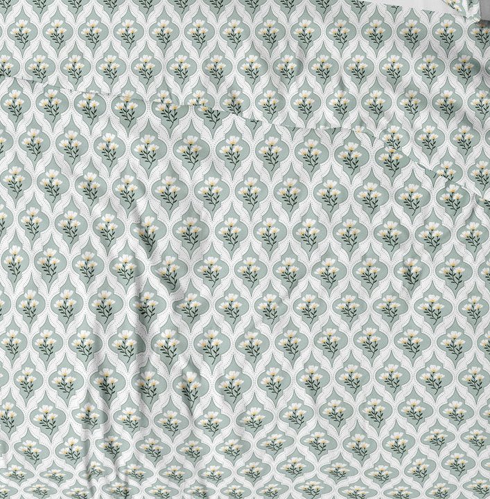 Image de tissu 100 % coton à motif floral 125 g/m² – disponible chez Šarlotes audumi