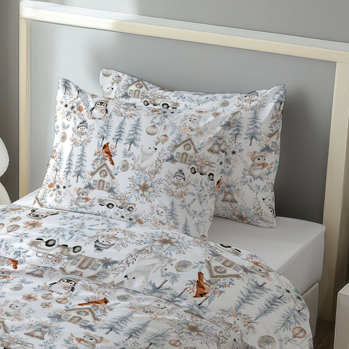 Image de tissu 100 % coton « Joie hivernale » – disponible en ligne chez Šarlotes audumi