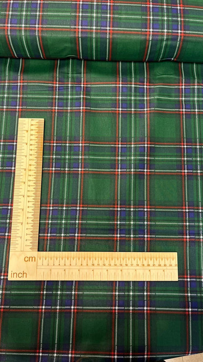 Attēls ar 100% Kokvilnas audums-Ziemassvētku zaļi rūtainais – pieejams internetā Šarlotes audumi