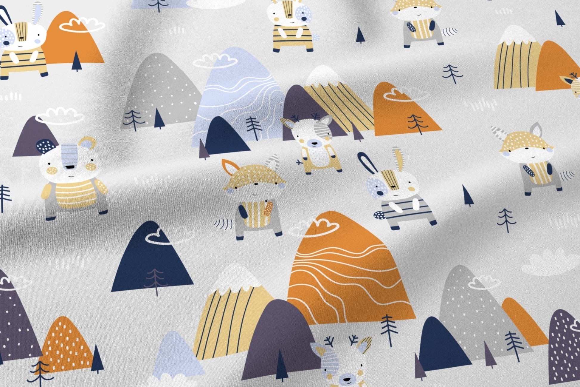 100% Cotton fabric - animals in the mountains 125 g/m²