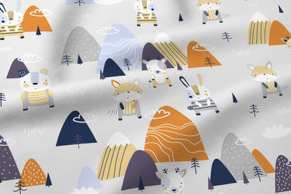 100% Cotton fabric - animals in the mountains 125 g/m²