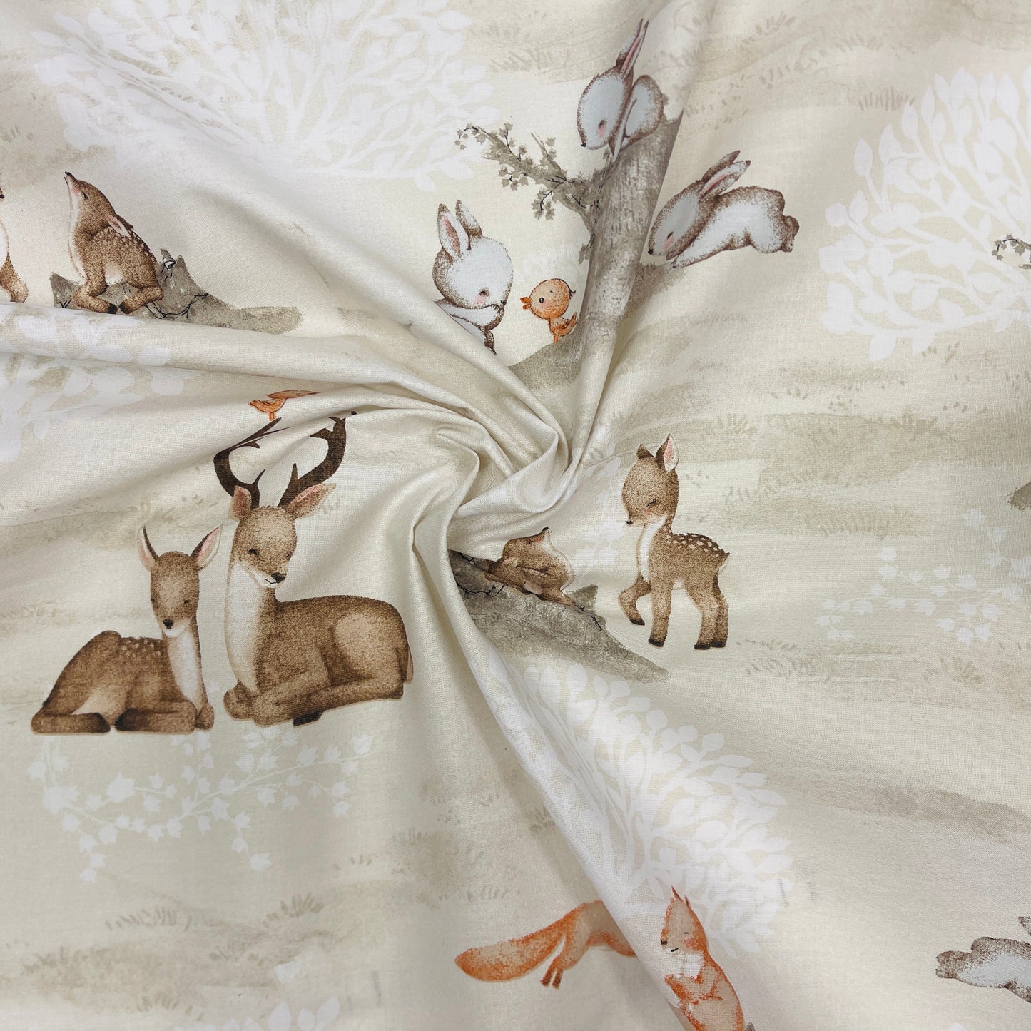 100% Cotton fabric - animals by the stump 125 g/m²