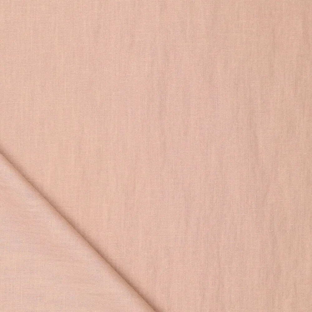 Image du tissu en lin adouci 100 % - ton sable rosé 165 g/m² – disponible chez Šarlotes audumi