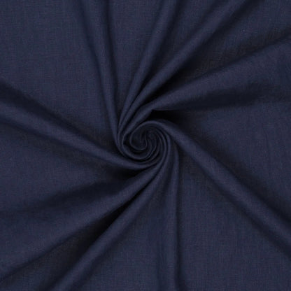 Image avec tissu de lin adouci 100 % bleu foncé 165 g/m² – disponible en ligne chez Šarlotes audumi