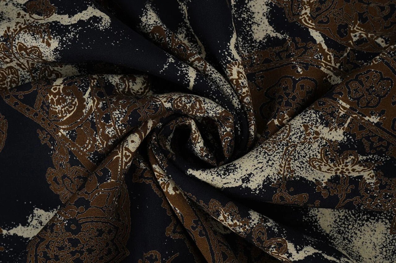 alt
Image of 100% viscose fabric - brown and black pattern 135 g/m² – available at Šarlotes audumi