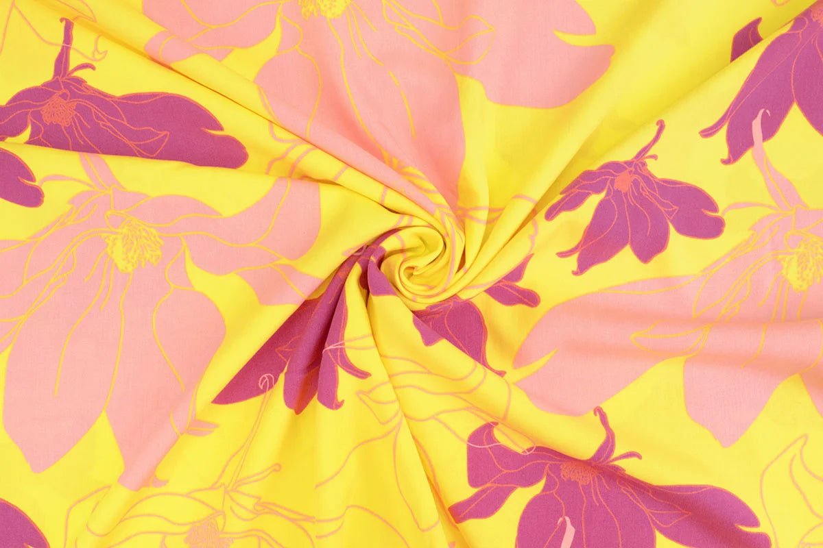 100 % tissu en viscose - fleurs jaunes et roses 105 g/m²