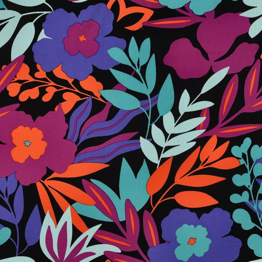 Tissu 100 % viscose LENZING™ ECOVERO™, fleurs dans des tons pétrole – disponible en ligne chez Tissus de Charlotte