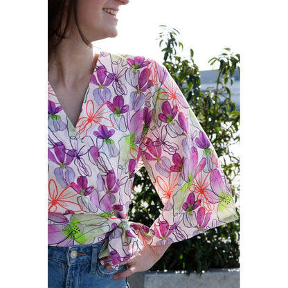Tissu 100 % viscose LENZING™ ECOVERO™ à fleurs sur fond lilas 110 g/m²