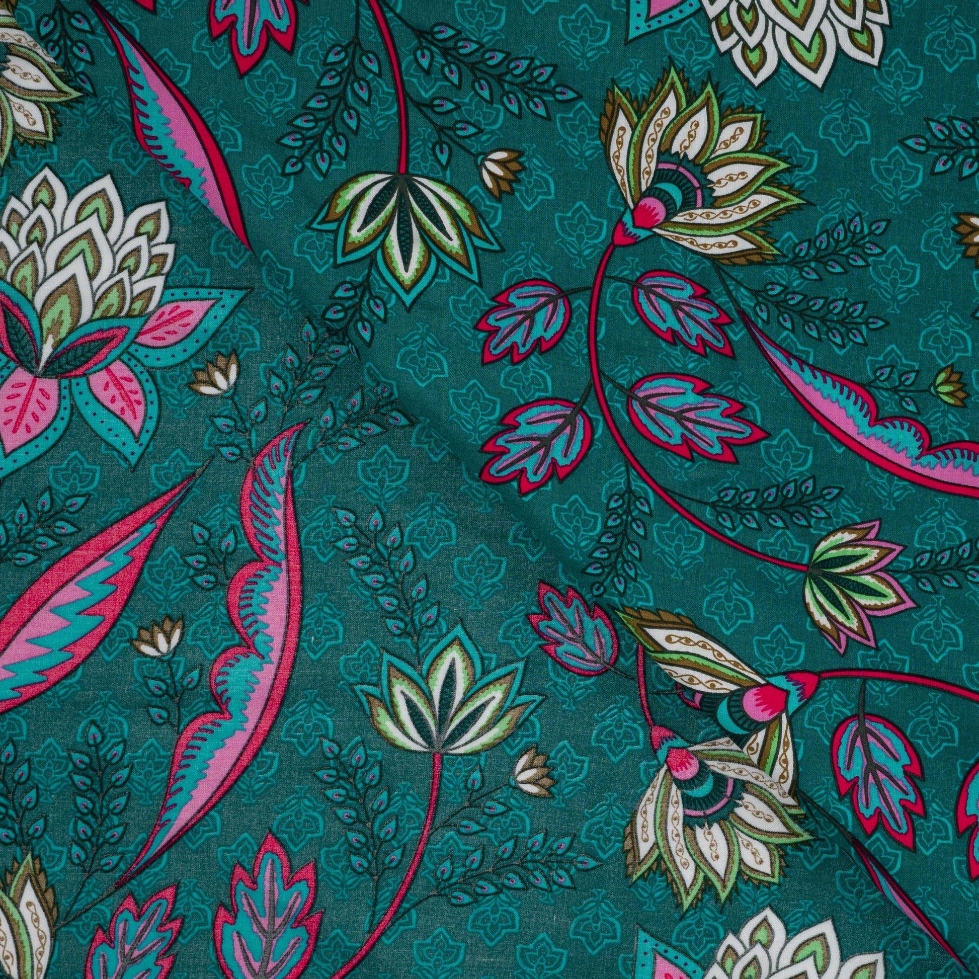 Motif en tissu 100 % viscose sur fond pétrole, 90 g/m² – disponible chez Šarlotes audumi
